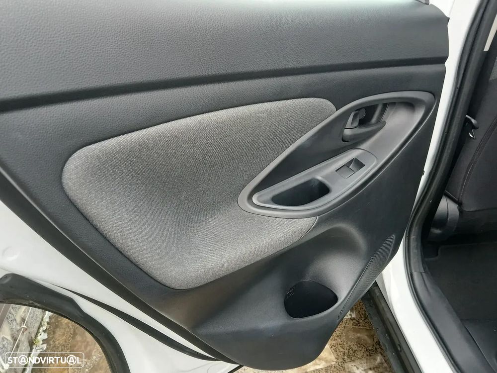 Toyota Yaris Cross 1.5 HDF Comfort Plus - 30