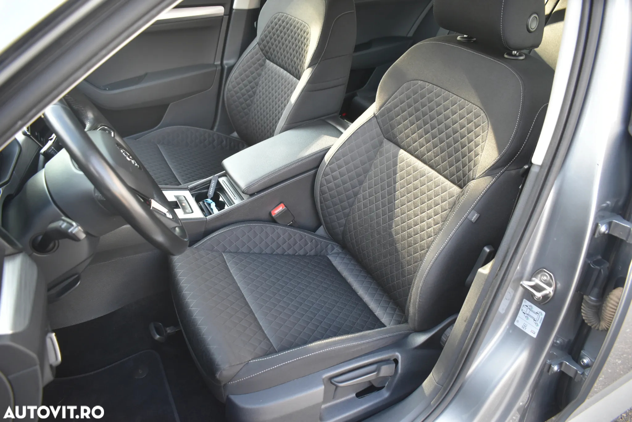 Skoda Superb 2.0 TDI DSG Ambition - 6