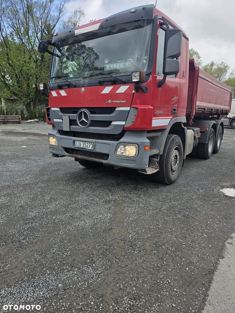 Mercedes-Benz Actros - 1