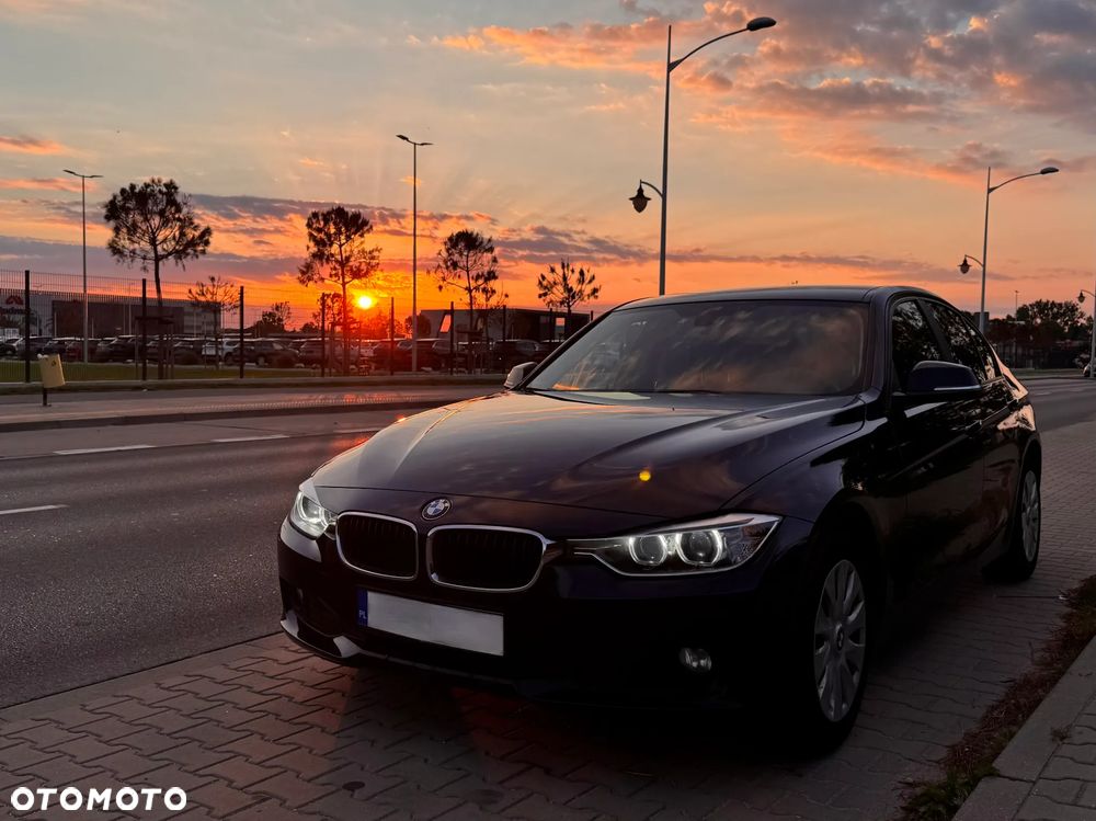 BMW Seria 3 318d - 1