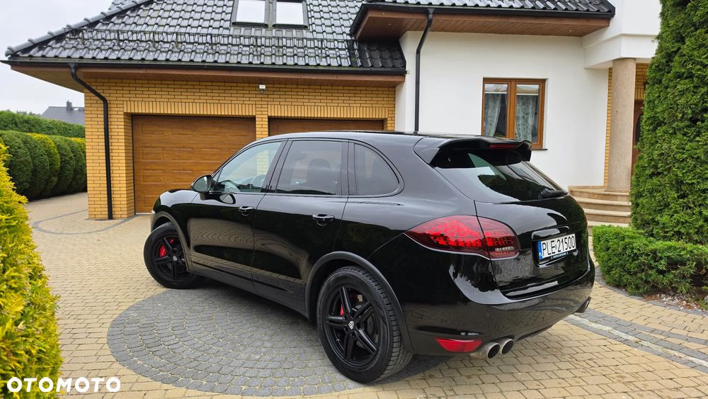 Porsche Cayenne Turbo - 16