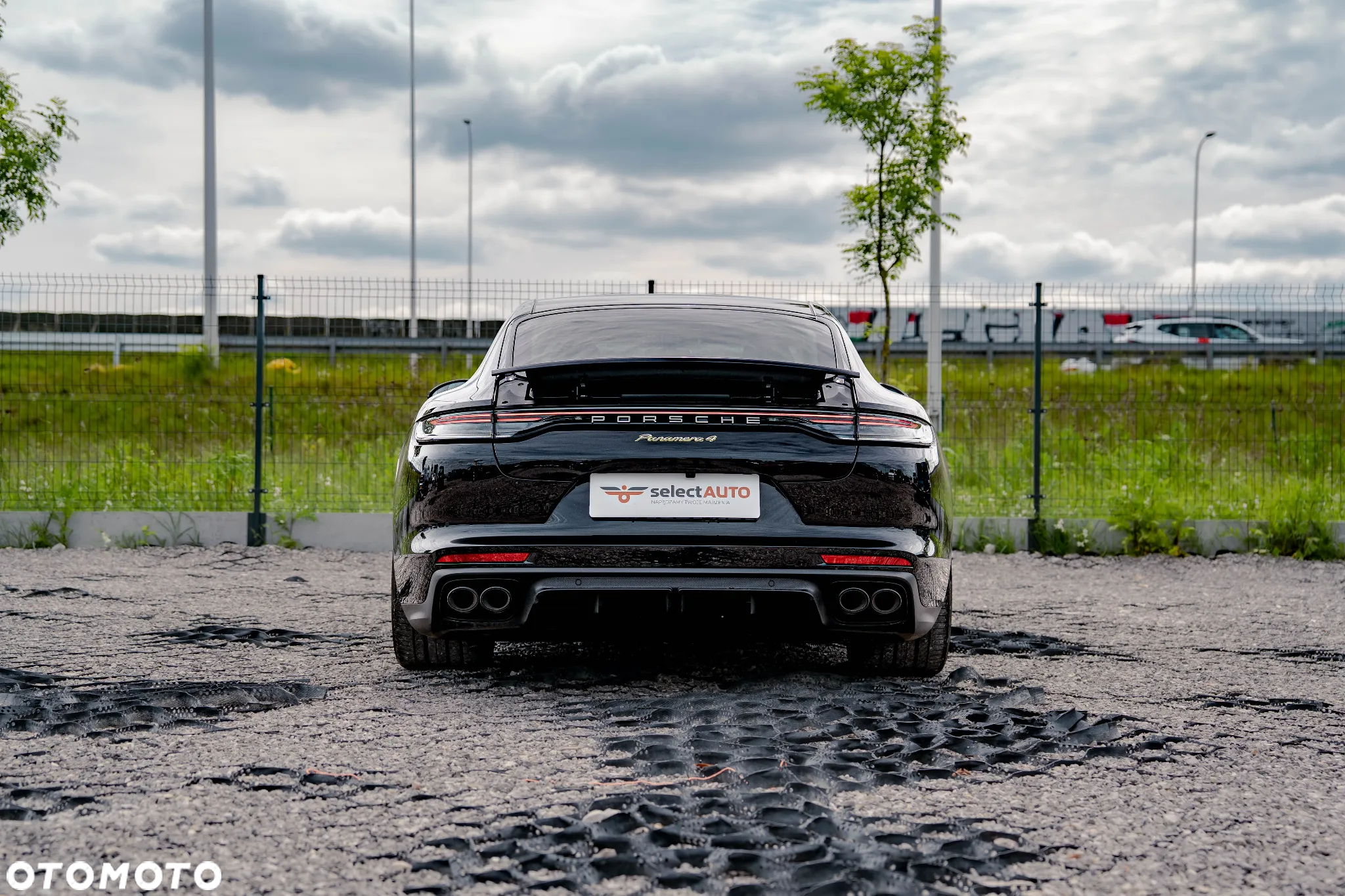 Porsche Panamera 4 E-Hybrid Platinum Edition - 5