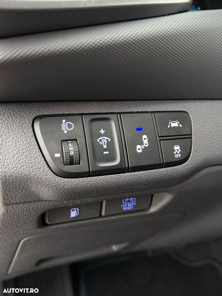 Hyundai IONIQ 1.6 GDI Premium - 11