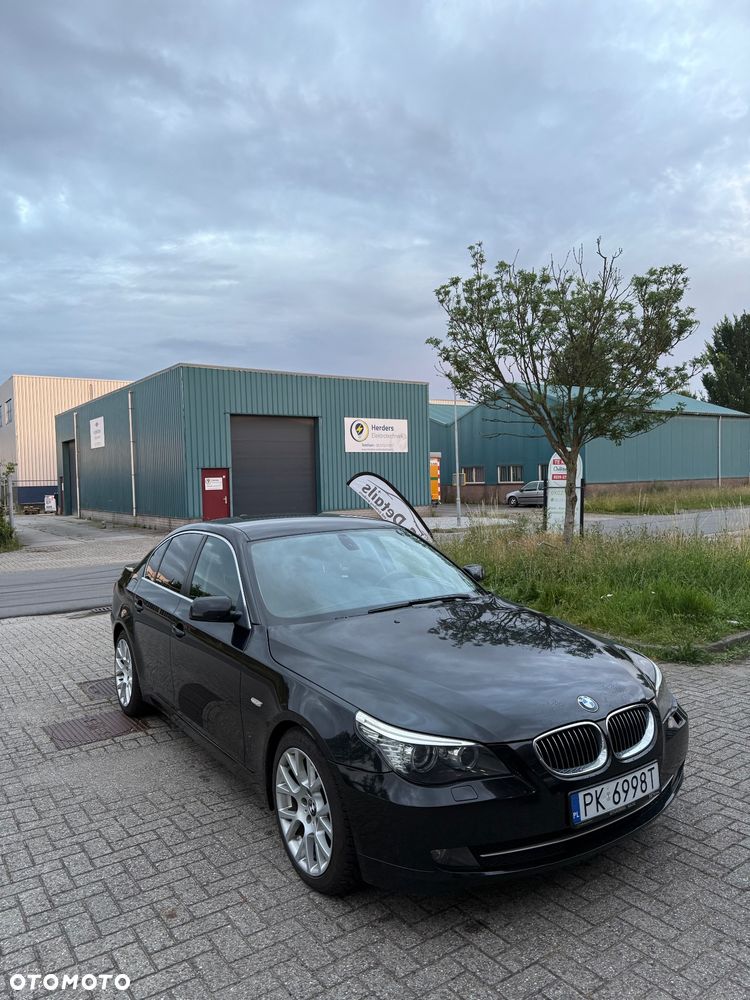 BMW Seria 5 523i - 17