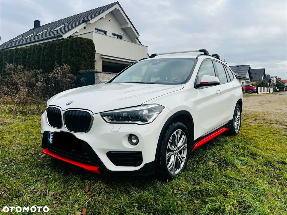 BMW X1 xDrive20i Sport Line - 1