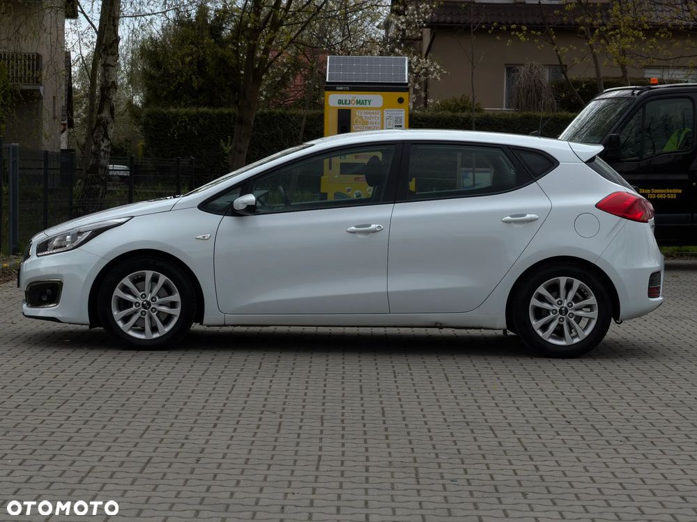 Kia Ceed 1.4 CVVT Dream Team Edition - 4