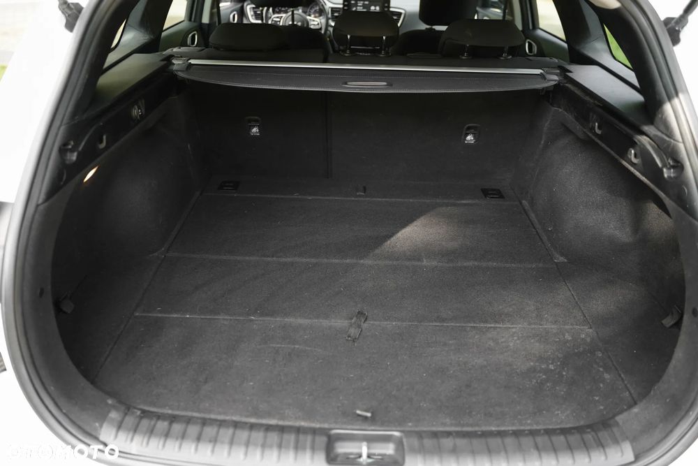 Kia Ceed 1.5 T-GDI Business Line Plus DCT - 22