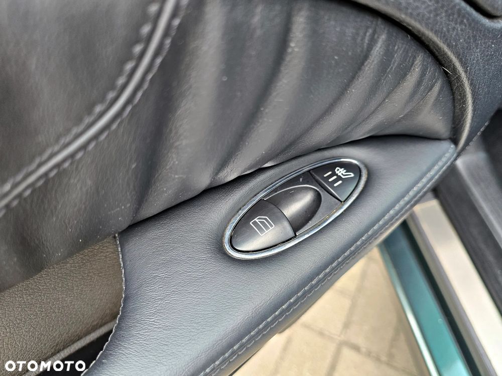 Mercedes-Benz Klasa E 500 4Matic Automatik Avantgarde - 31