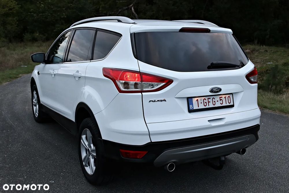 Ford Kuga 2.0 TDCi 2x4 Titanium - 23