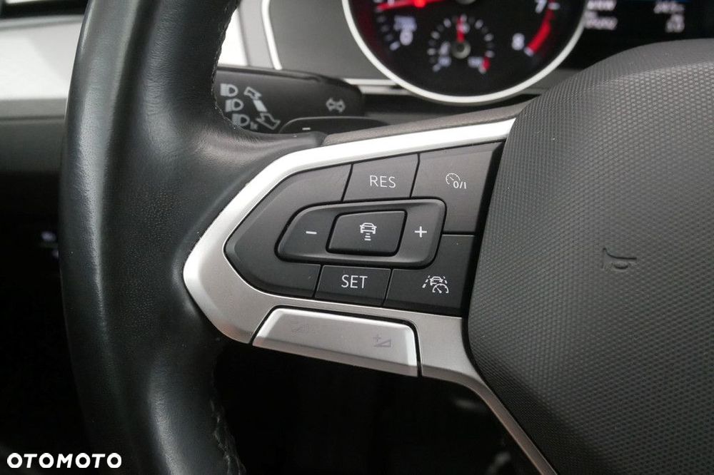 Volkswagen Passat Variant 2.0 TSI Business DSG - 23
