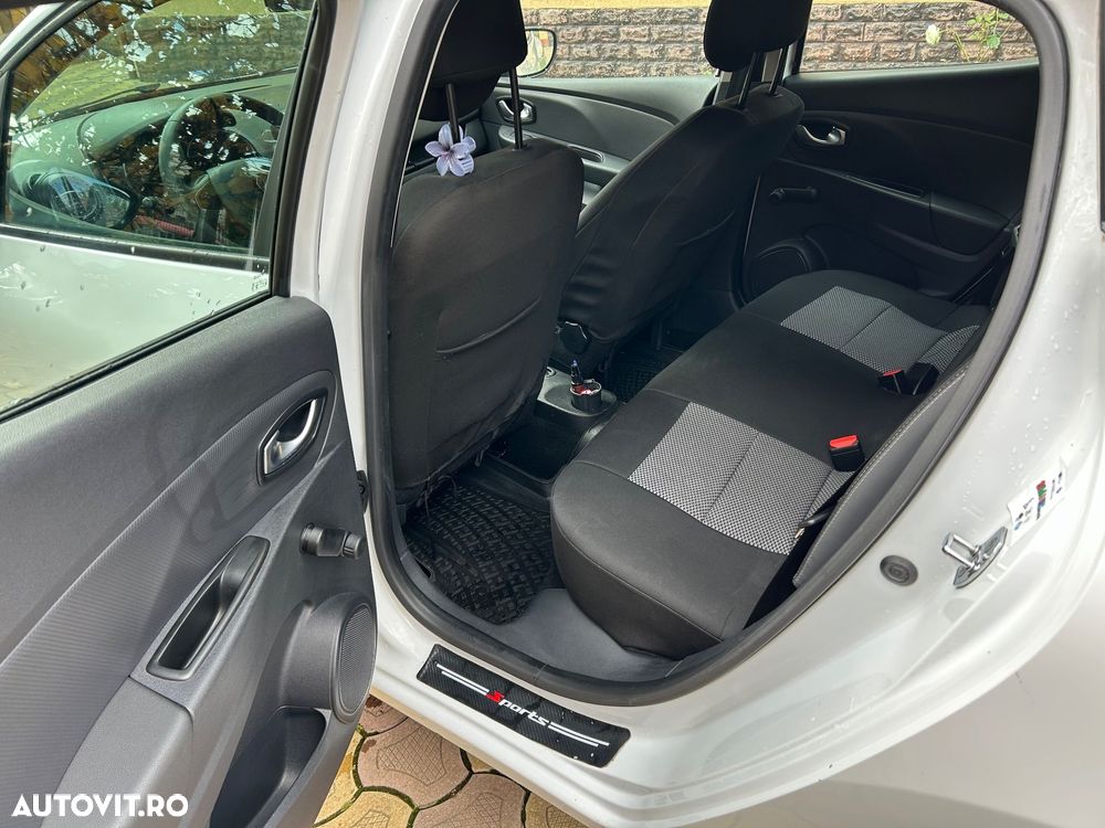 Renault Clio - 12