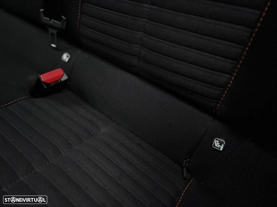 Peugeot e-208 E-Style - 25