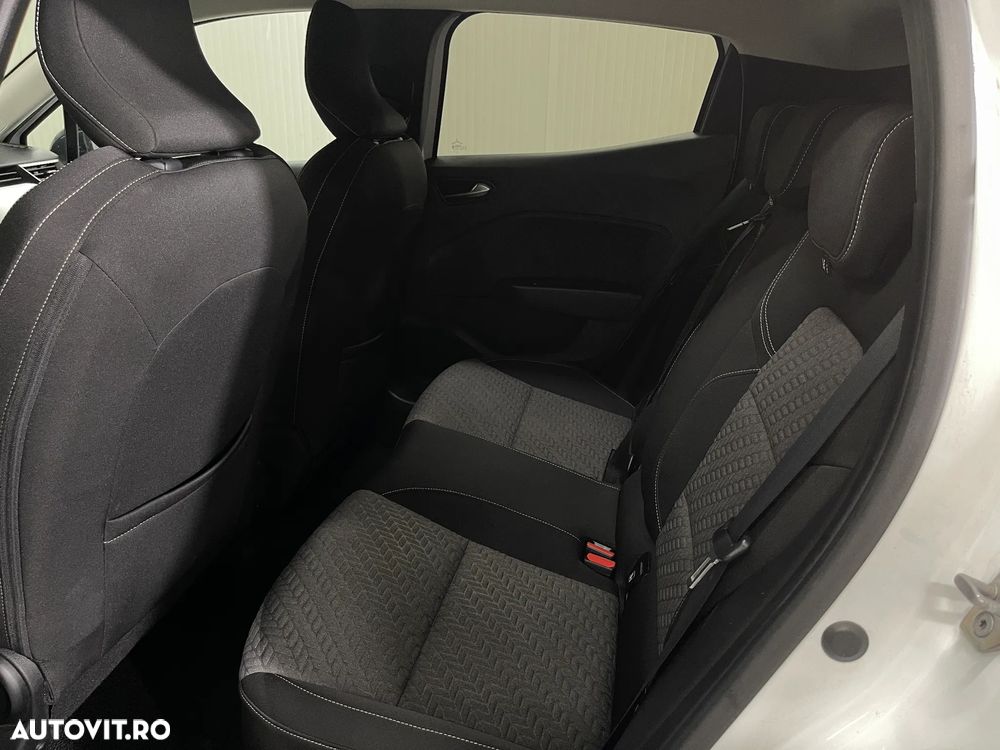 Renault Clio V E-Tech 145 Evolution - 12