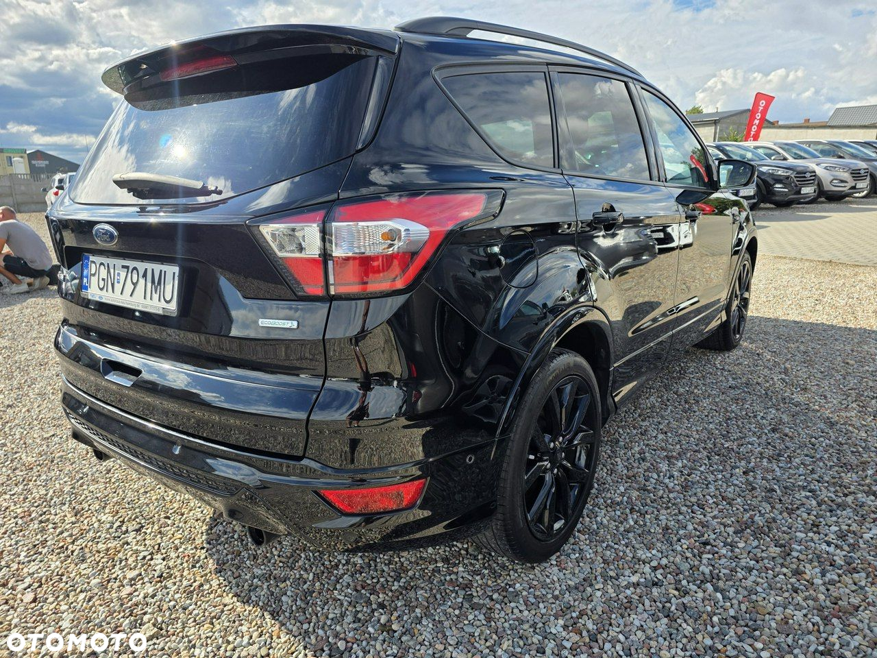 Ford Kuga 1.5 EcoBoost 2x4 ST-Line - 9