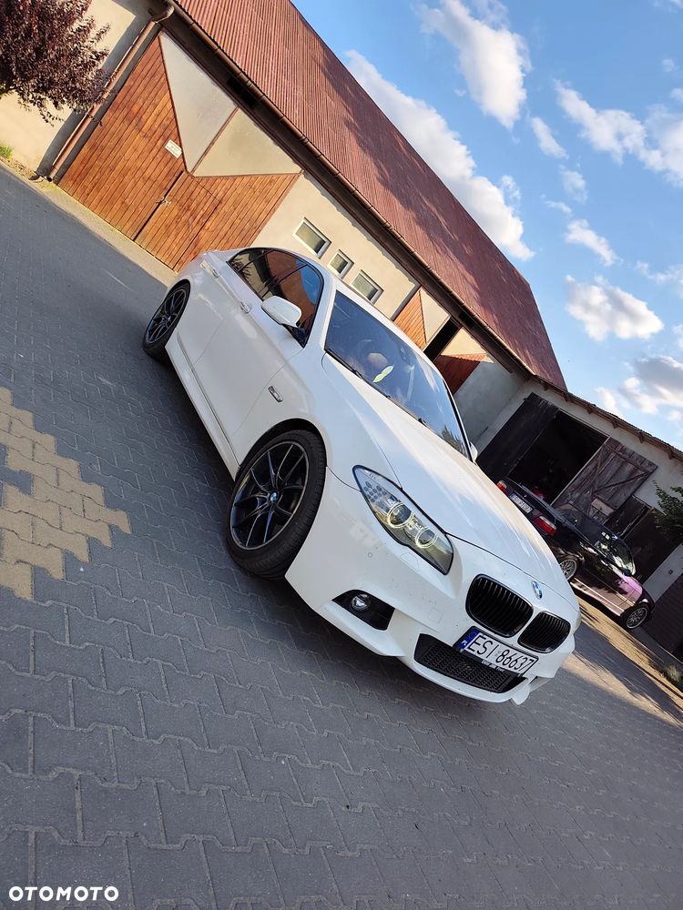 BMW Seria 5 520d Sport-Aut - 2