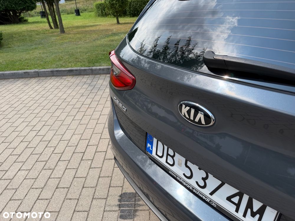Kia Ceed 1.4 CVVT Dream-Team Edition - 29