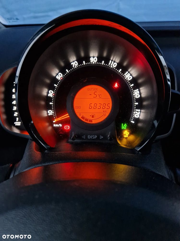 Toyota Aygo x-JBL - 4