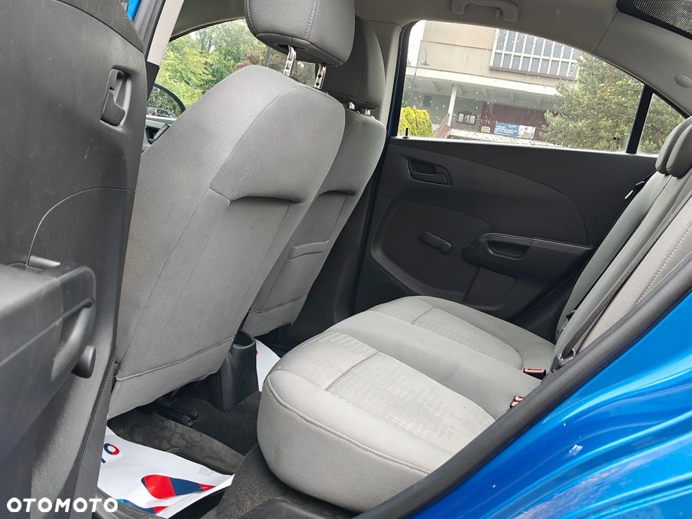 Chevrolet Aveo - 8