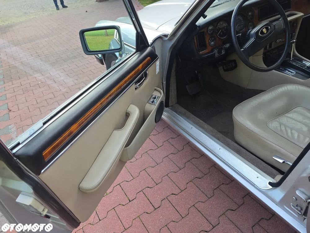 Jaguar XJ - 23