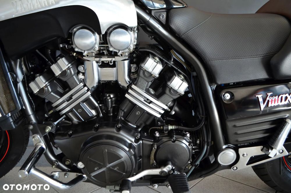 Yamaha V-MAX - 18
