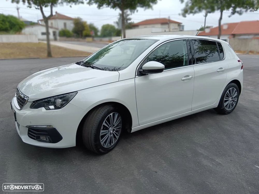 Peugeot 308 1.2 PureTech Allure EAT8 - 8