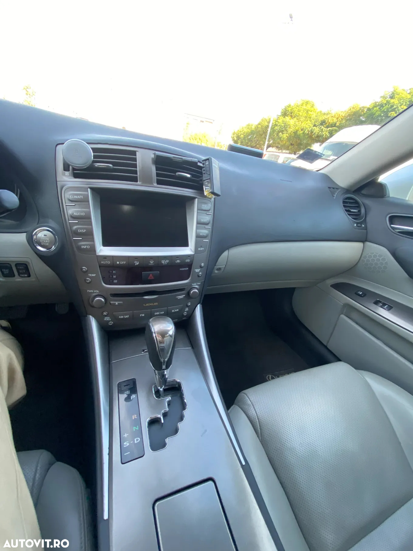 Lexus Seria IS 250 2.5 V6 Aut Luxury - 12