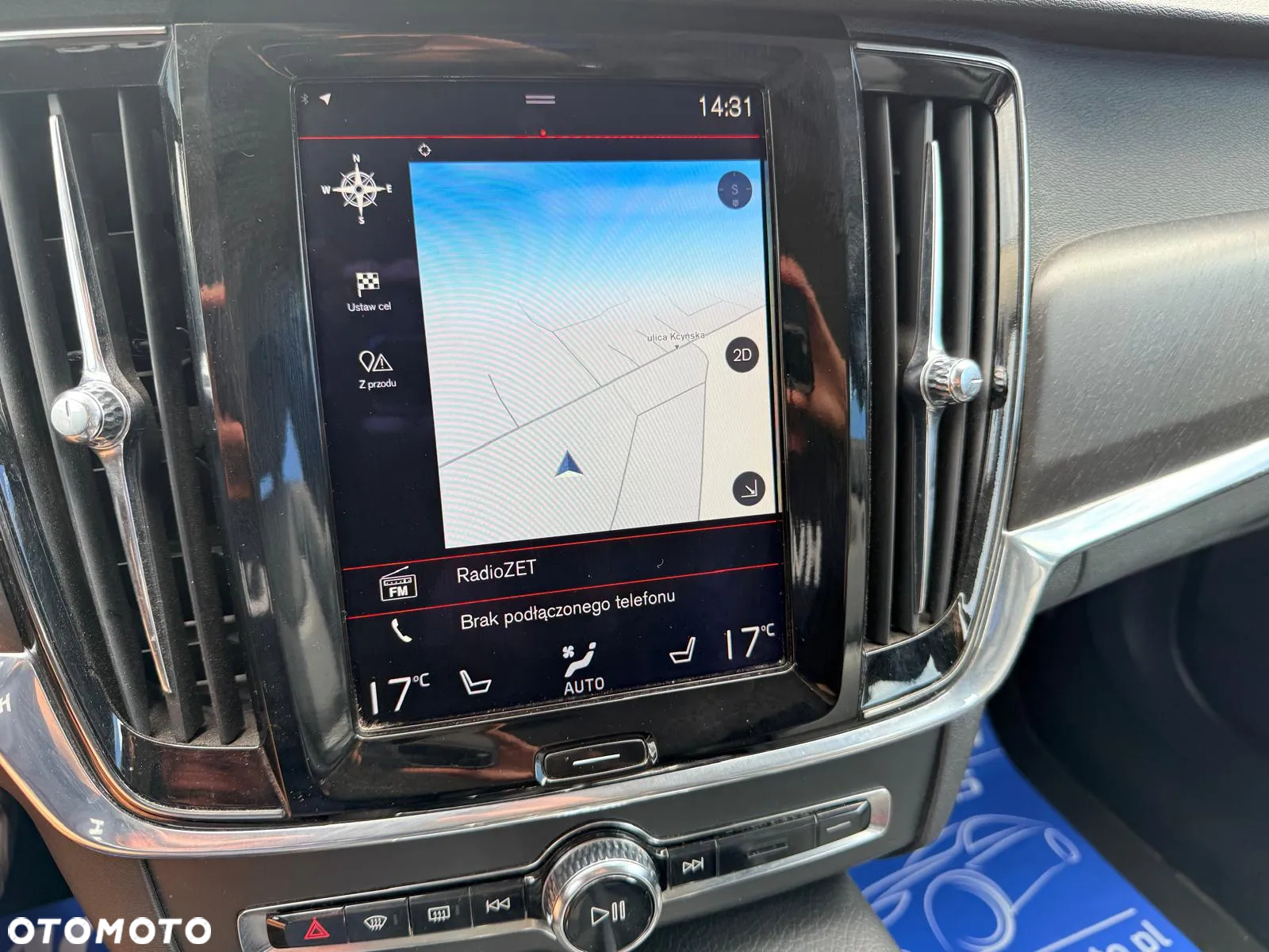 Volvo V90 Cross Country D4 AWD - 23