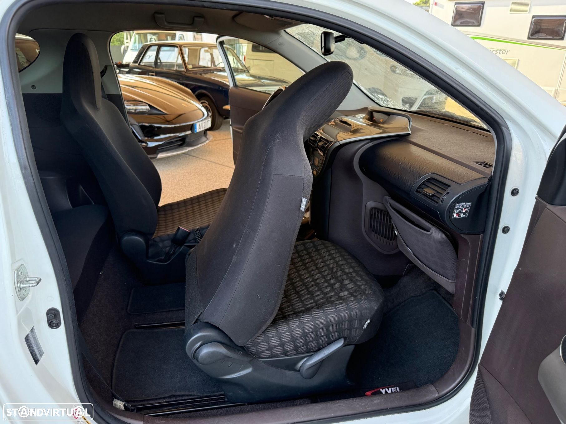 Toyota iQ 1.33 VVT-i - 14