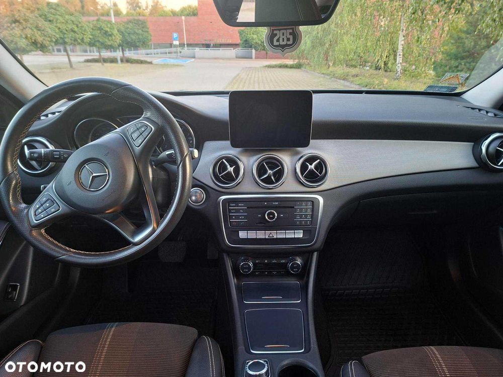Mercedes-Benz GLA - 7