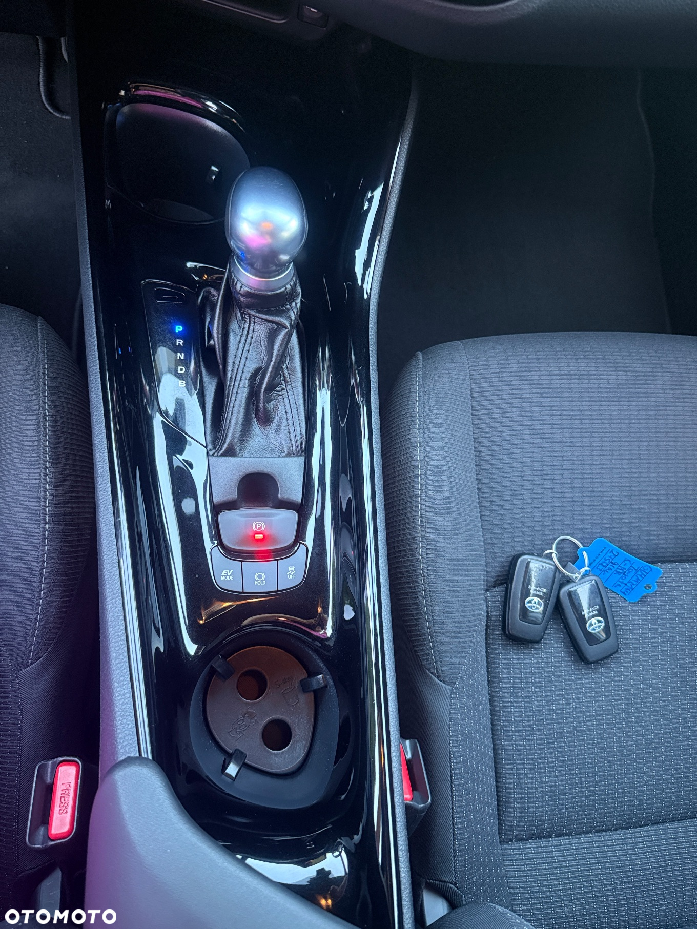 Toyota C-HR Hybrid Style Selection - 26