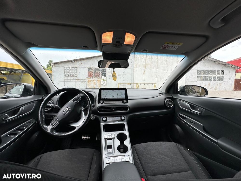 Hyundai KONA - 8