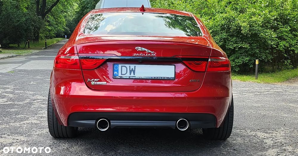 Jaguar XF 2.0 T Prestige - 11