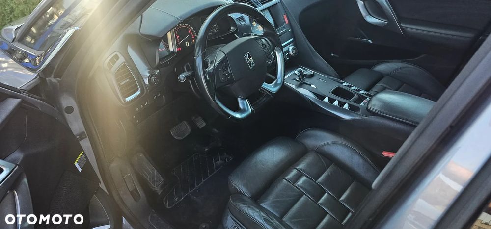 Citroën DS5 2.0 HDi Hybrid4 SportChic MCP - 25