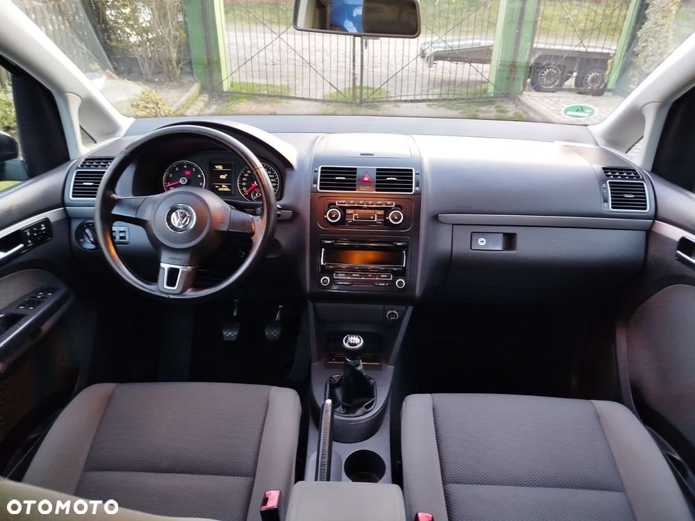 Volkswagen Touran - 16