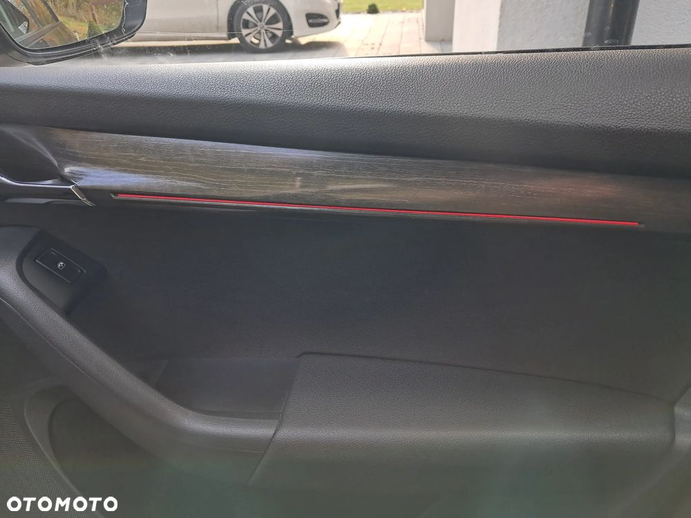 Skoda Octavia Combi 2.0 TDI 4x4 DSG Scout - 28