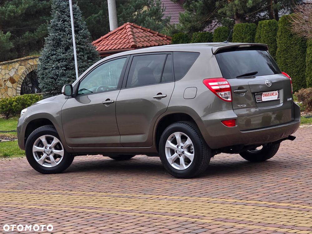 Toyota RAV4 2.0 VVT-i Premium - 9