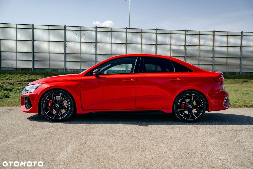 Audi RS3 Limousine - 11