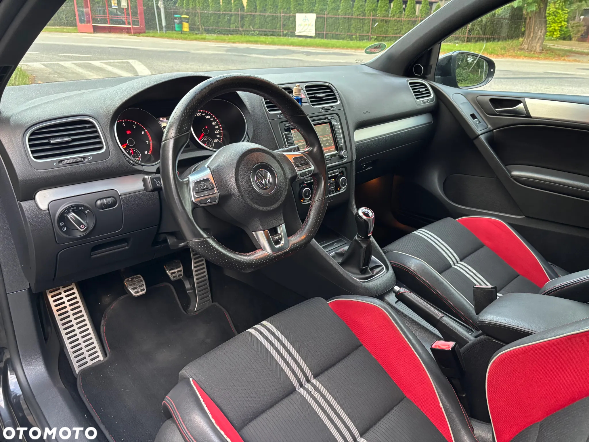 Volkswagen Golf 2.0 GTI adidas - 5