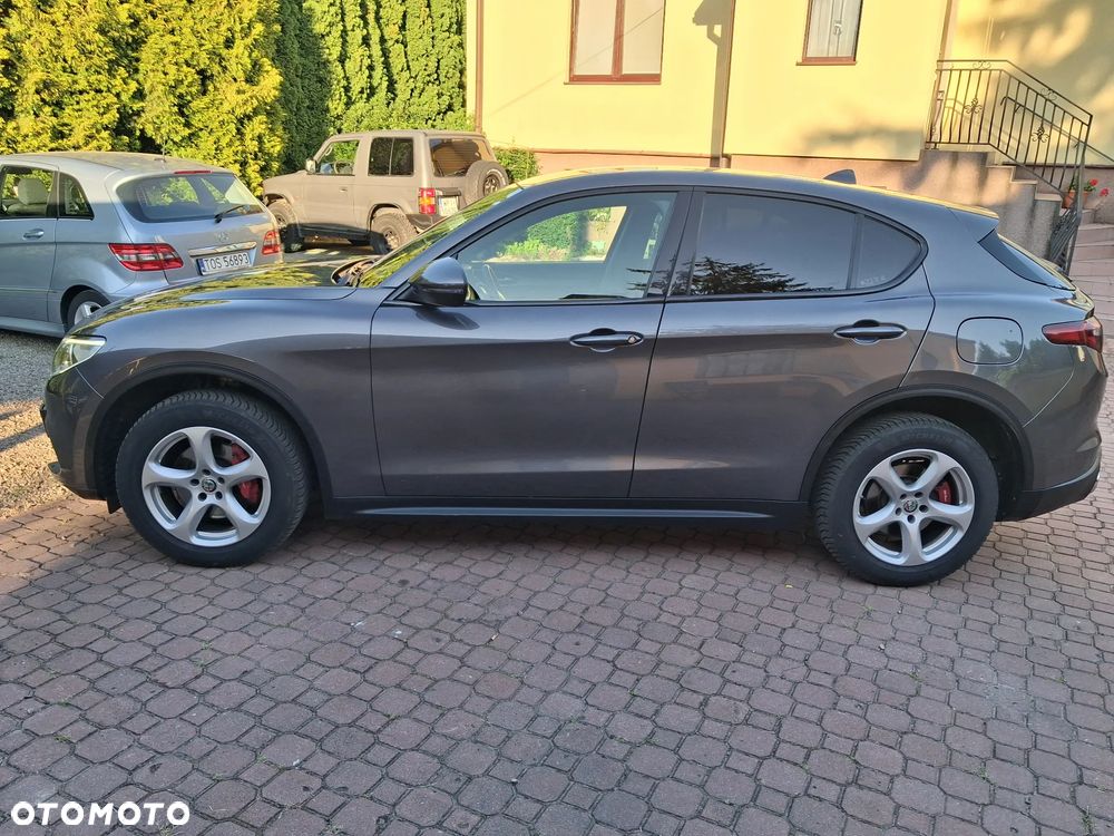 Alfa Romeo Stelvio 2.0 Turbo 16V AT8-Q4 Super - 11