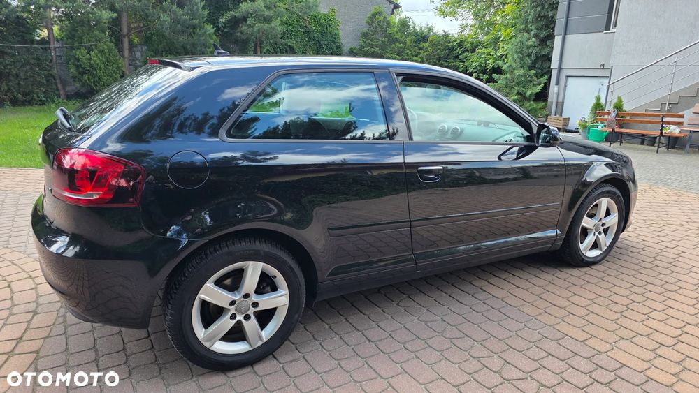 Audi A3 3-drzwiowe 1.6 TDI DPF Attraction - 17