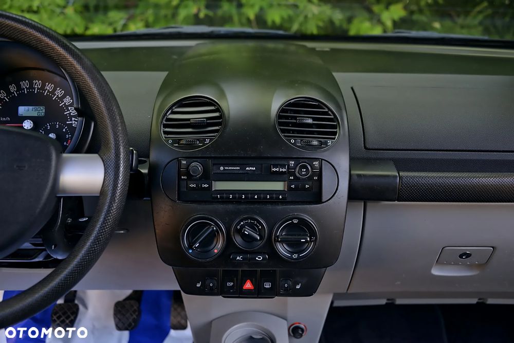Volkswagen New Beetle - 35