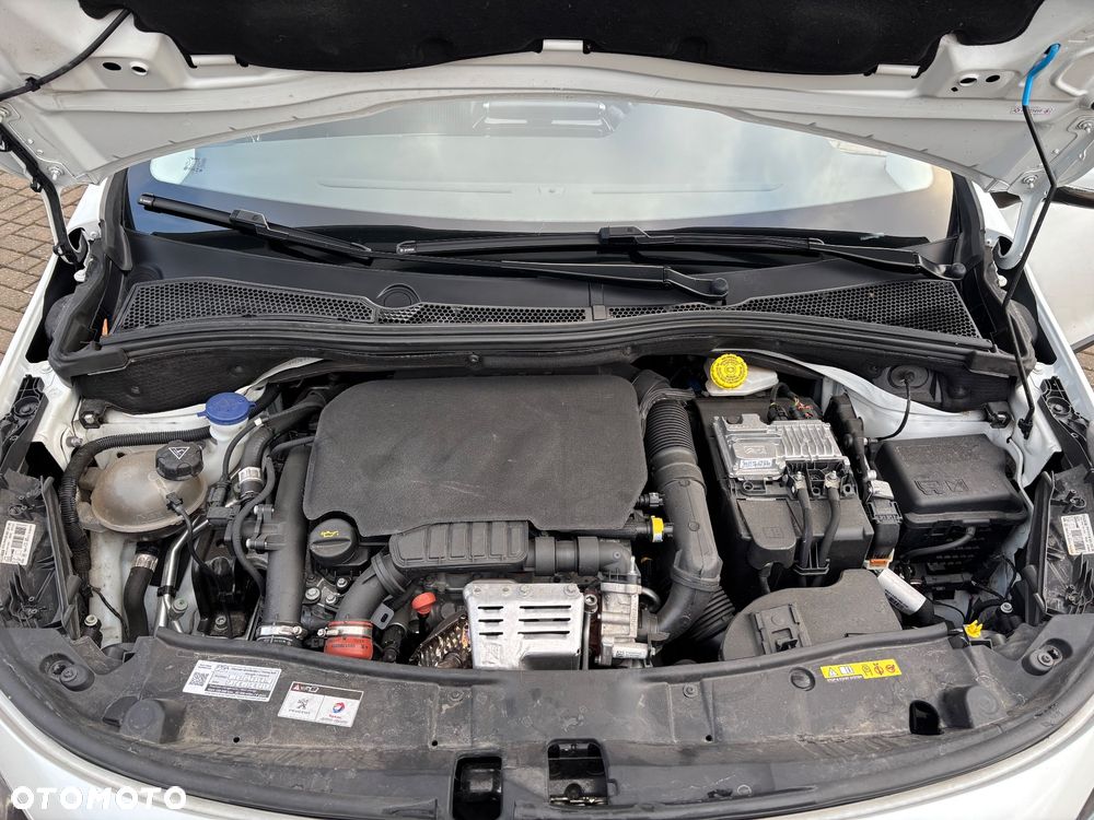 Peugeot 2008 1.2 Pure Tech Allure S&S - 10