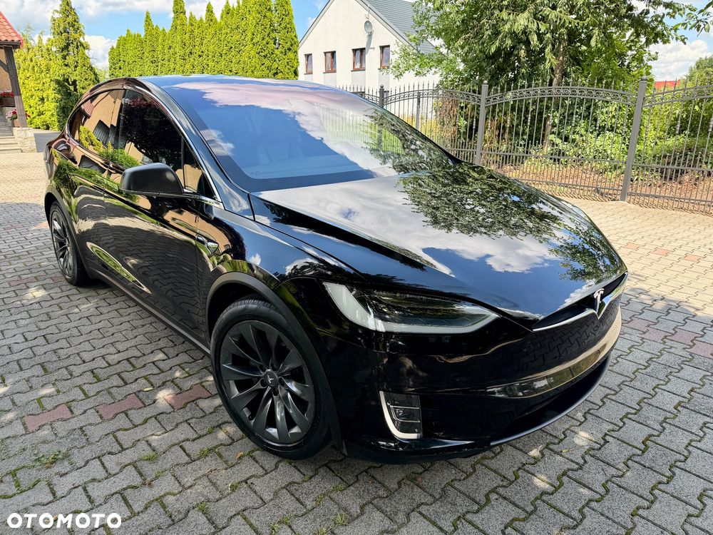 Tesla Model X - 6