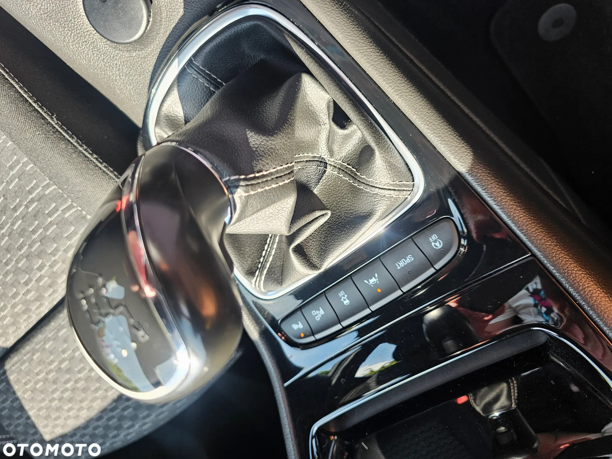 Opel Astra 1.4 Turbo Cosmo - 33