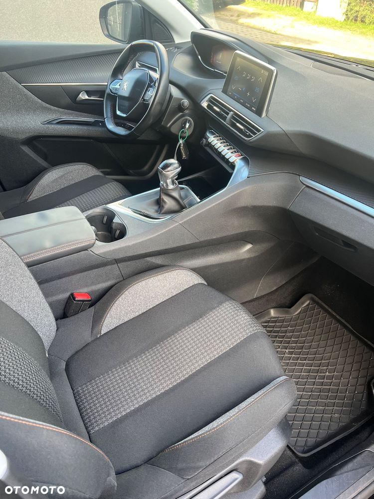 Peugeot 3008 1.2 PureTech Allure - 25