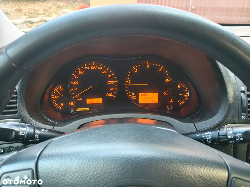 Toyota Avensis 2.0 D-4D Sol - 12