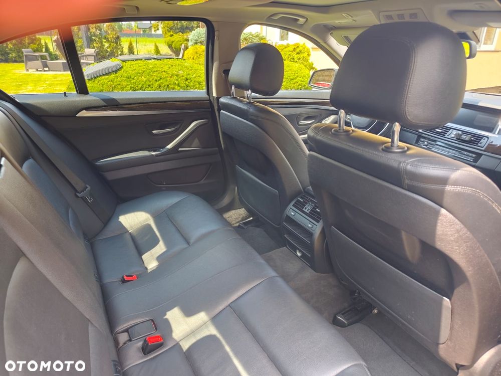 BMW Seria 5 528i xDrive - 8