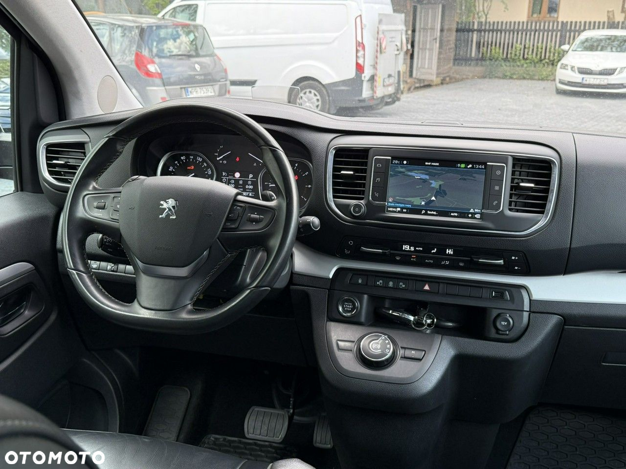Peugeot Traveller - 26
