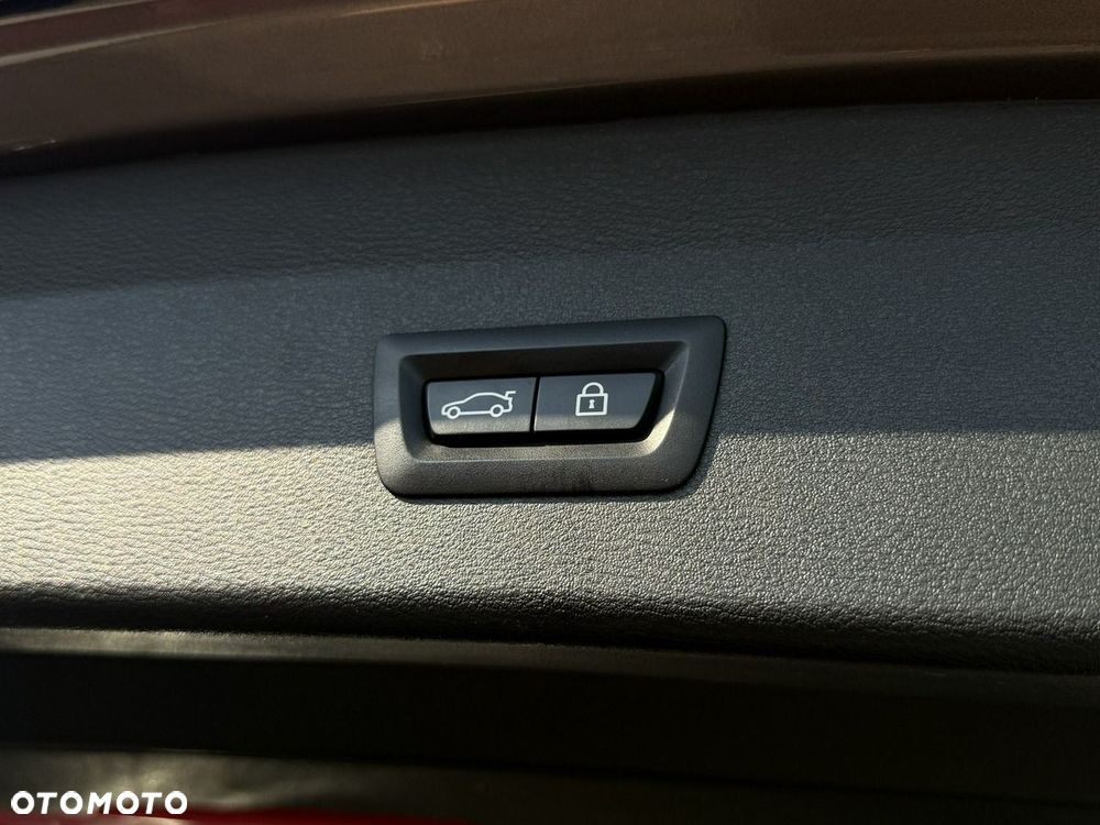 BMW X1 sDrive18i GPF xLine - 34