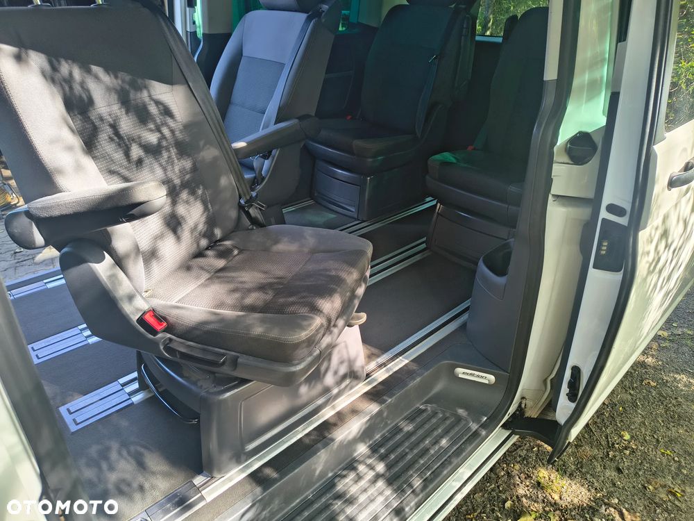 Volkswagen Multivan - 11
